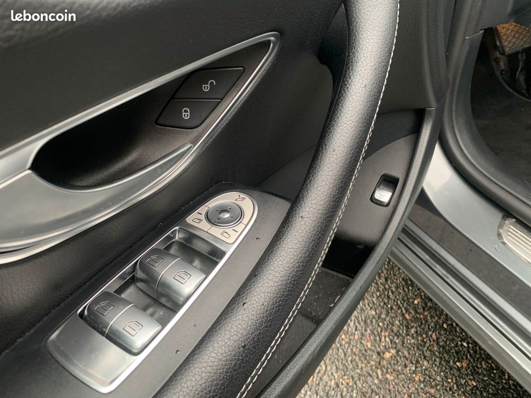 Mercedes-Benz Classe E Coupé 245 chevaux | 300 | Executive | Caméra 360° | Toit ouvrant panoramique (image 20)