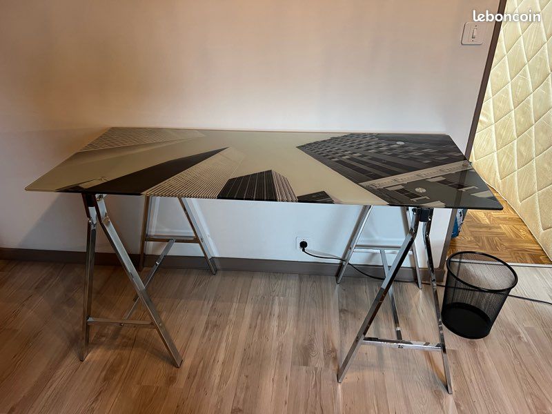 Bureau (image 1)