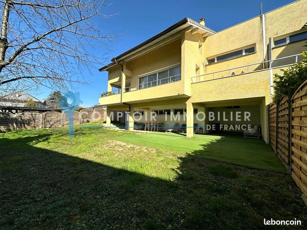 Maison 7 pièces 239 m²