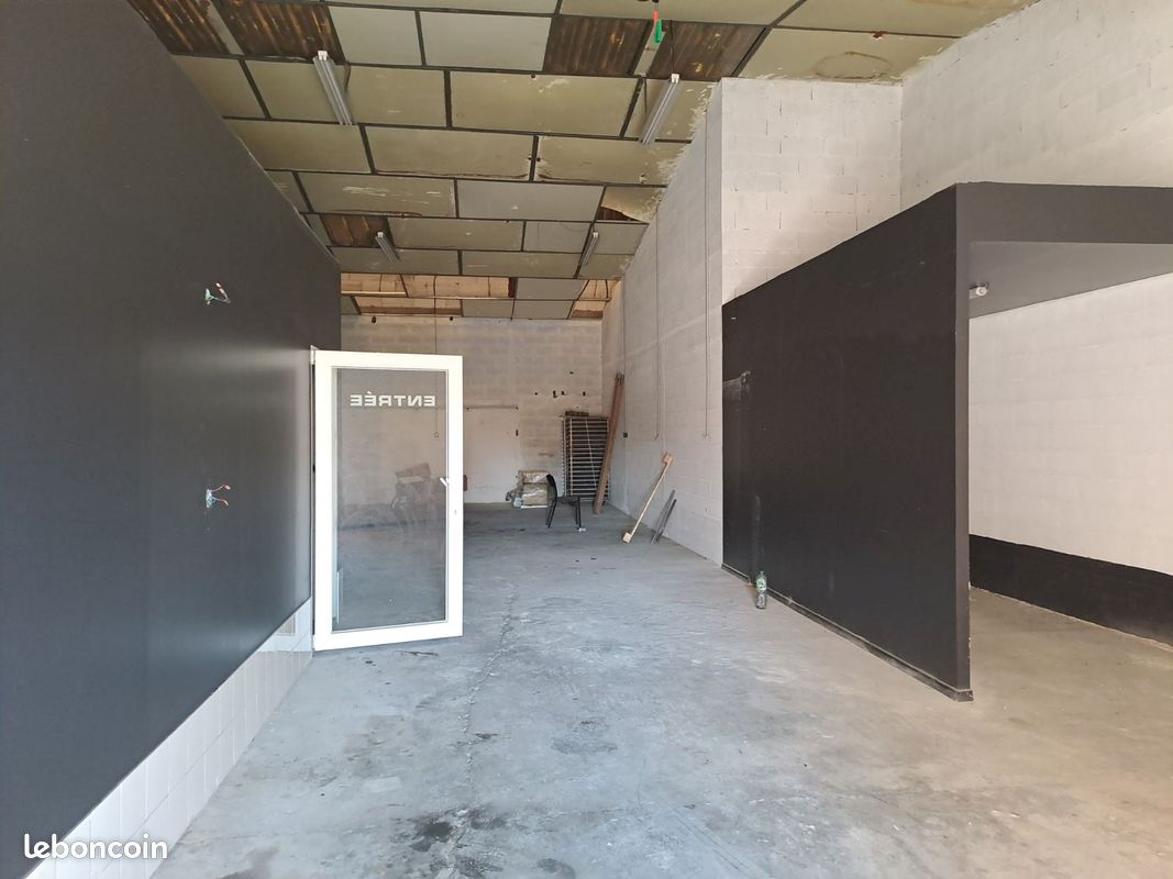Local commercial 1 pièce 222 m² · à Nîmes · 222 m² · 2 734 €/mois