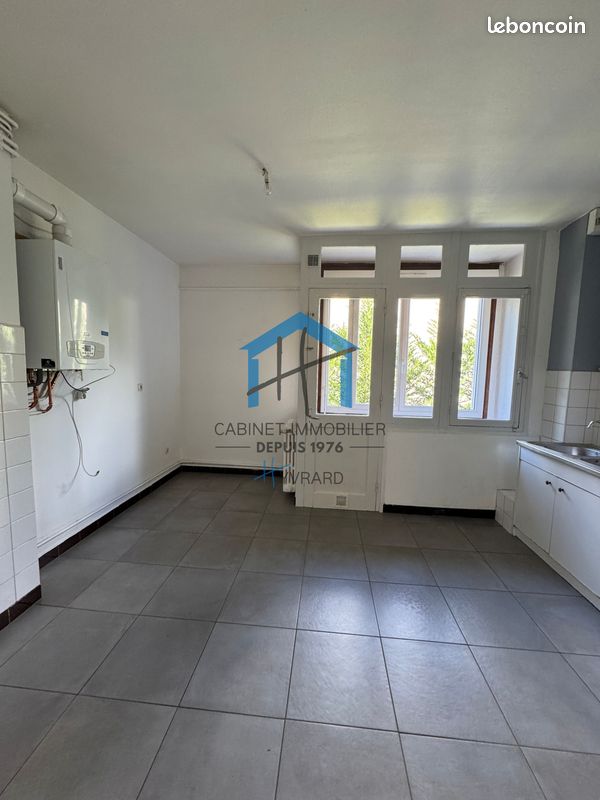 Appartement 3 pièces 80 m² · à Rive-de-Gier · 80 m² · 636 €/mois