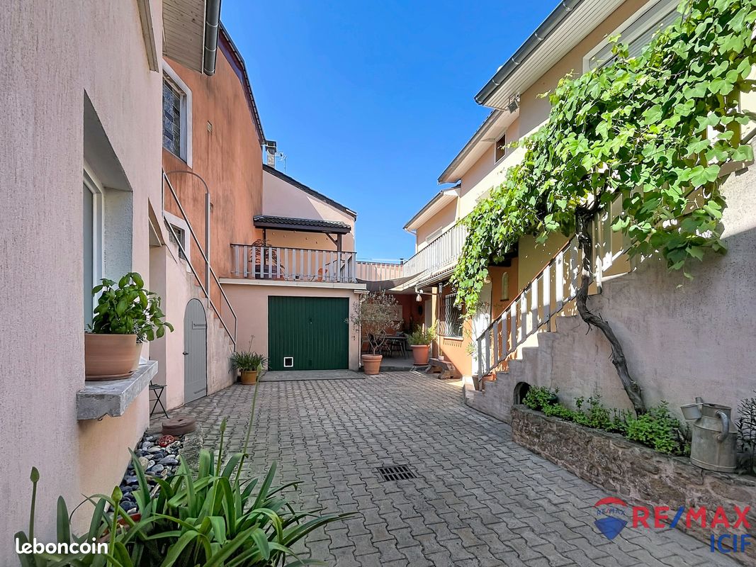 Maison 6 pièces 177 m² · à L'Isle-d'Abeau · 177 m² · 359 000 €