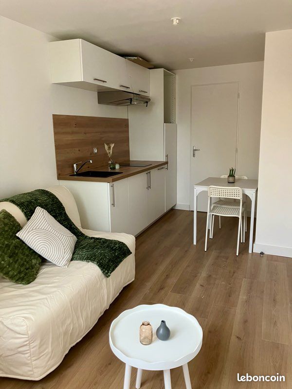 Appartement 1 pièce 14 m² · à Saint-Genis-Laval · 14 m² · 660 €/mois