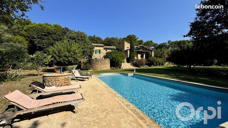 Mas 6 pièces 225 m²