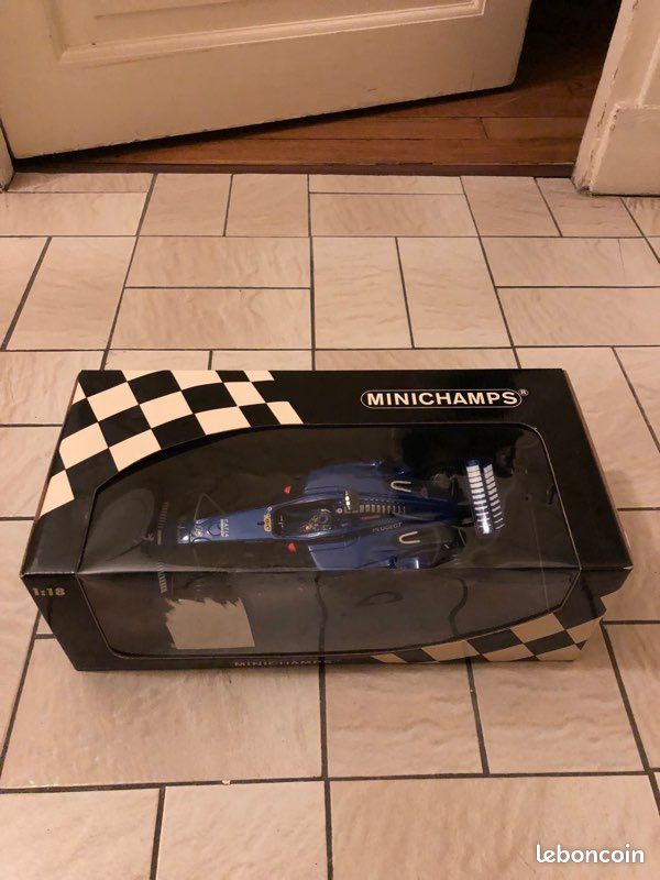 MINICHAMPS PROST PEUGEOT 2003 SANS BOITE 1/18 B6