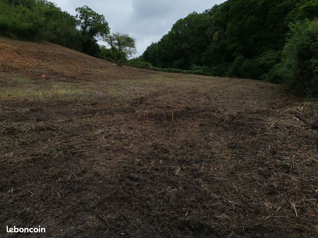 Terrain 1426 m² · à Louviers · 1 426 m² · 86 000 €