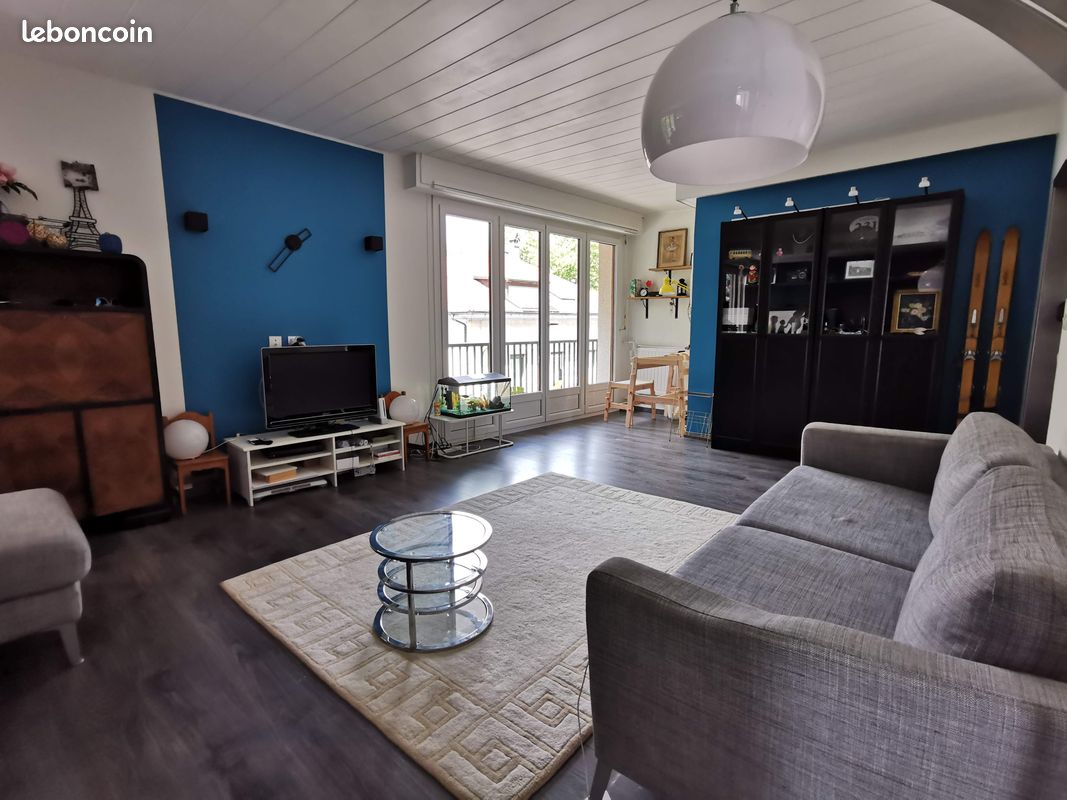 Appartement 4 pièces 90 m² · à Divonne-les-Bains · 90 m² · 2 470 €