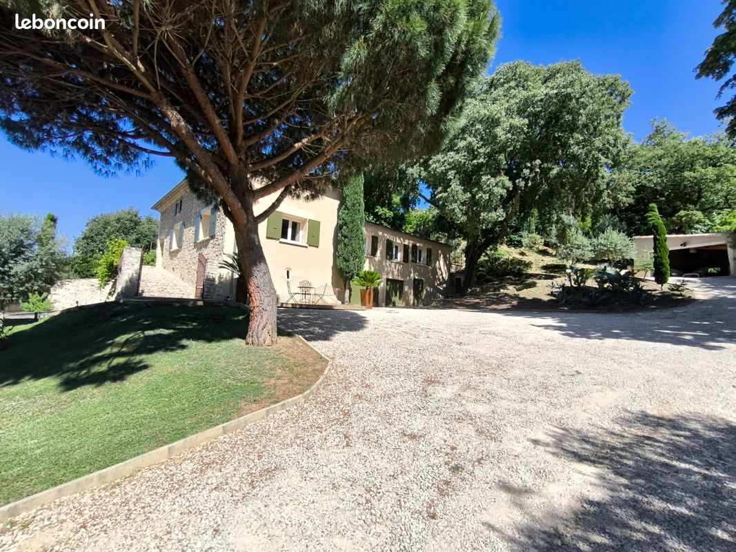 Maison 9 pièces 224 m² · à Mirmande · 224 m² · 739 000 €