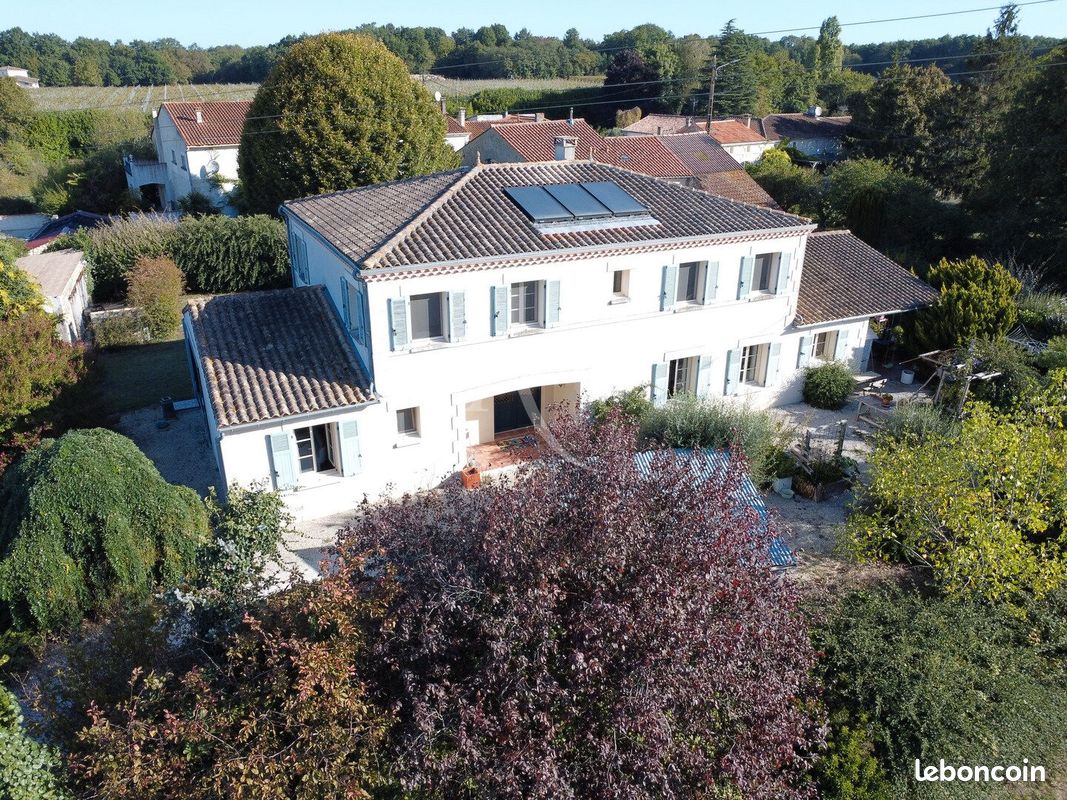 Maison 12 pièces 253 m² · à Fléac-sur-Seugne · 253 m² · 444 500 €