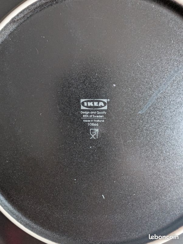 Lot 6 assiettes plates Ikea noir (image 3)