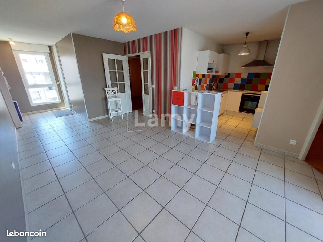 Appartement 3 pièces 50 m² · à Grenoble · 50 m² · 760 €
