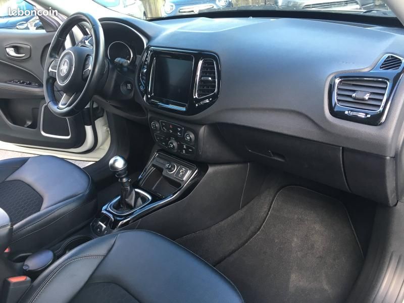 Jeep Compass 1.6 MultiJet II 120ch Limited 4x2 (image 23)