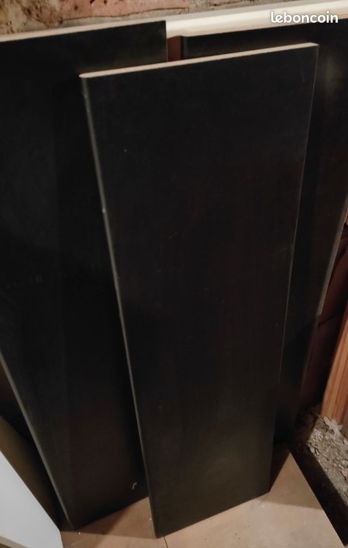 Planche mélaminée noires largeur 30cm pour étagère (image 2)