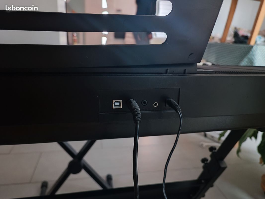 Clavier électronique RockJam RJ761 – 61 touches + support + siège + pédale (image 6)