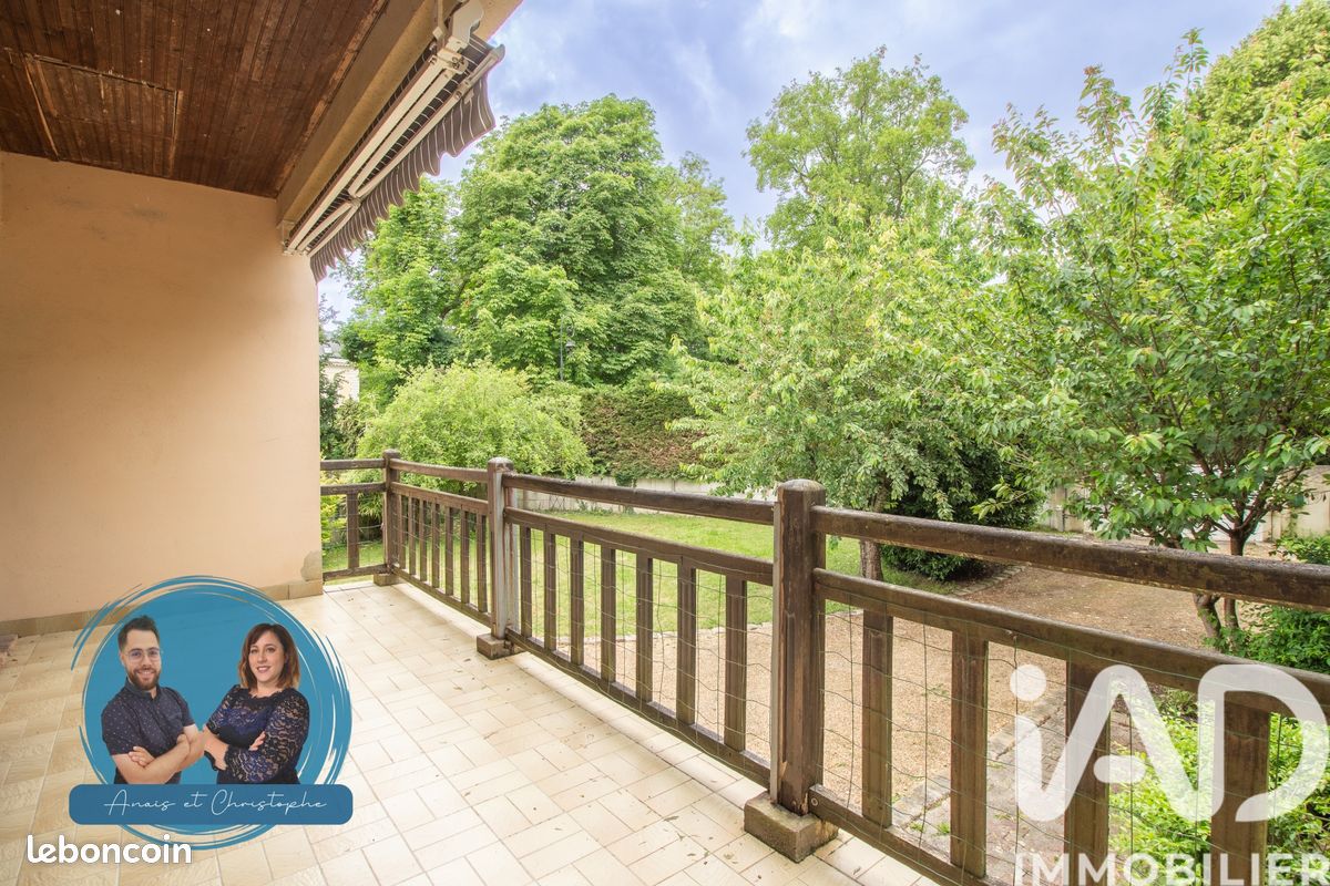 Maison 5 pièces 159 m² · à Nogent-le-Roi · 159 m² · 224 000 €
