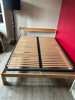 Cadre de lit Ikea + sommier (image 1)