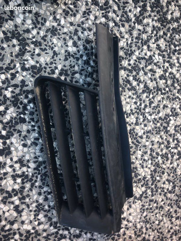 Calandre gauche pare choc avant Renault espace 4 (image 2)