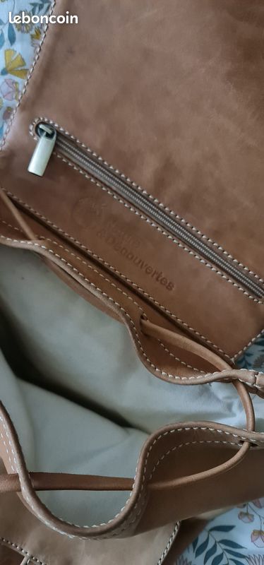 Sac à dos neuf en cuir Nature & Découverte® (image 2)