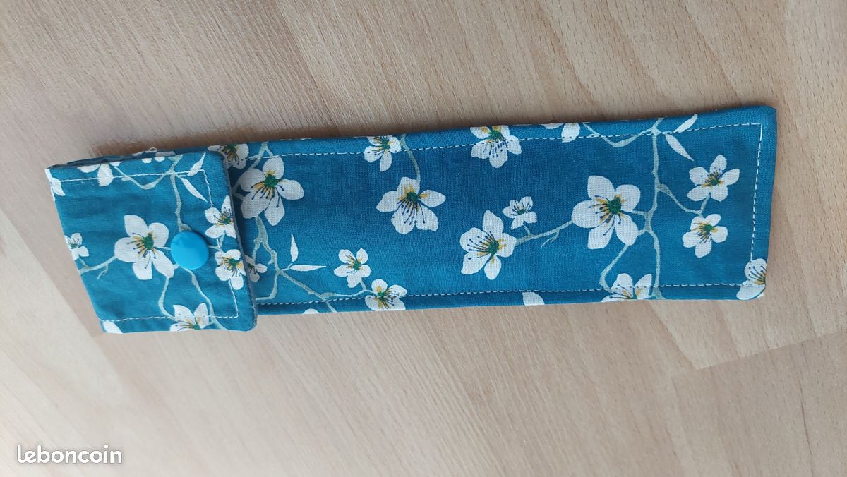 Pochette pour brosse à dents + Brosse (image 1)