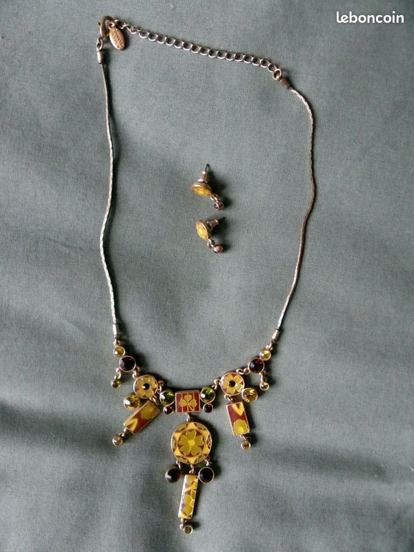 Collier Ras Du Cou Pilgrim Avec Fleurs En Cristal Et émail - Multicolore - Occasion