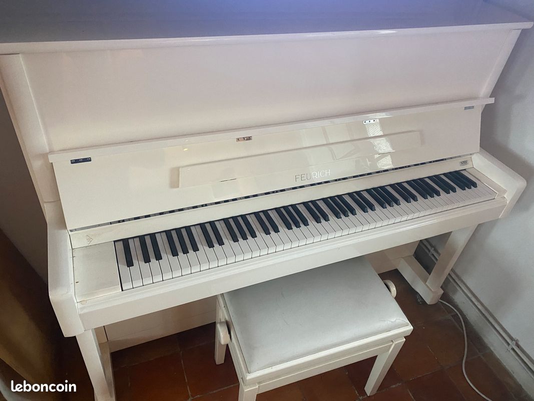 Piano Fleurich droit, laqué blanc, comme neuf, peu joué, 3200 (image 2)