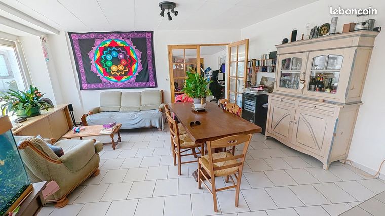Maison 7 pièces 1907 m²