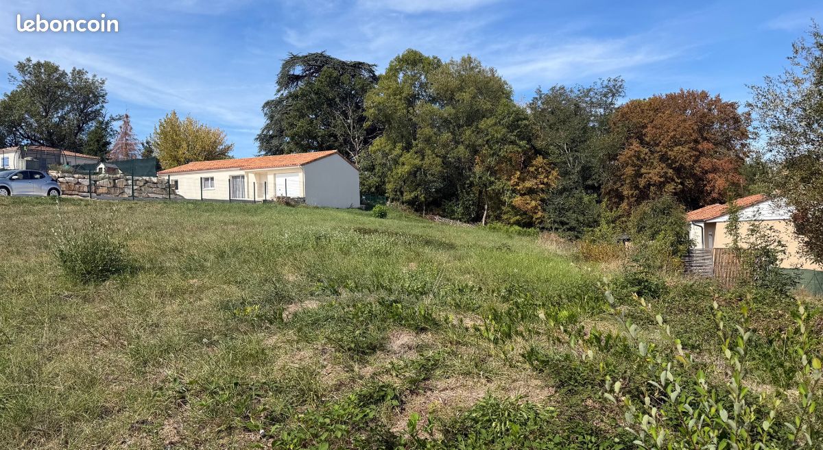 Terrain 640 m² Champcevinel · 29 000 €