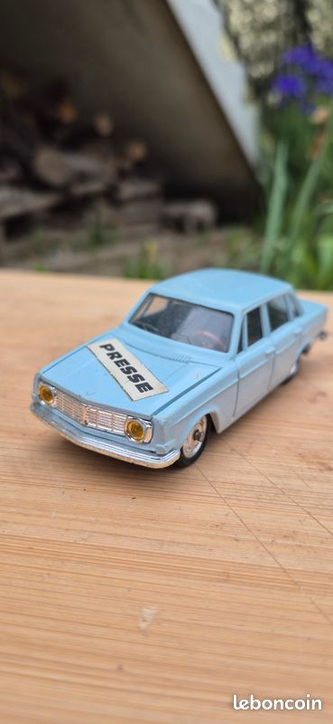 MINIALUX Modell Volvo 144 (Gebraucht) in Flawil für CHF 10 – mit MINIALUX Modell Volvo 144 (Gebraucht) in Flawil für CHF 10 – mit