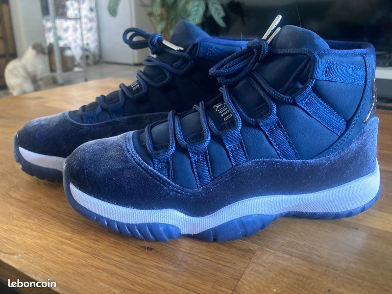 Baskets Air Jordan neuves 37,5 (image 5)