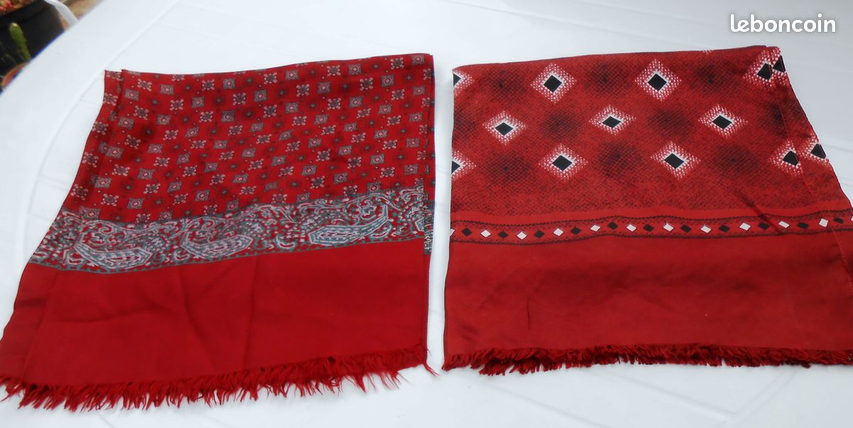Lot de 2 écharpes synthétique 1.30 x 60 cm (vic) (image 1)
