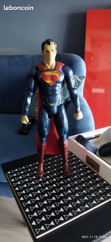 Grande figurine superman articulée (image 1)