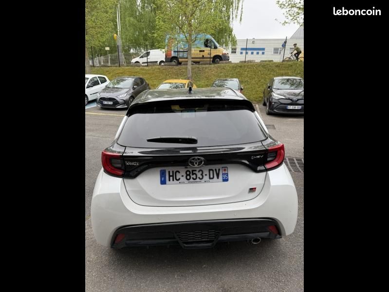 Toyota Yaris 130h GR Sport 5p MC24 (image 8)