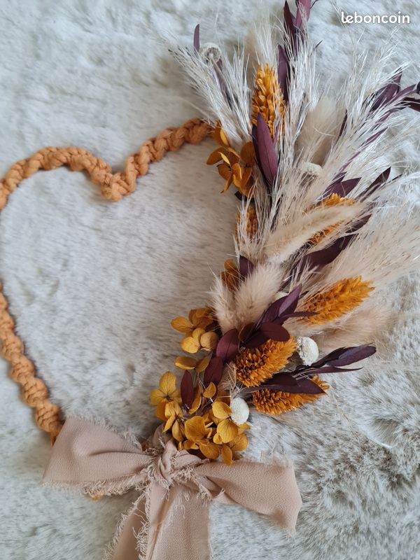 Coeur en macramé et fleurs séchées neuf. Une décoration originale à suspendre (image 3)