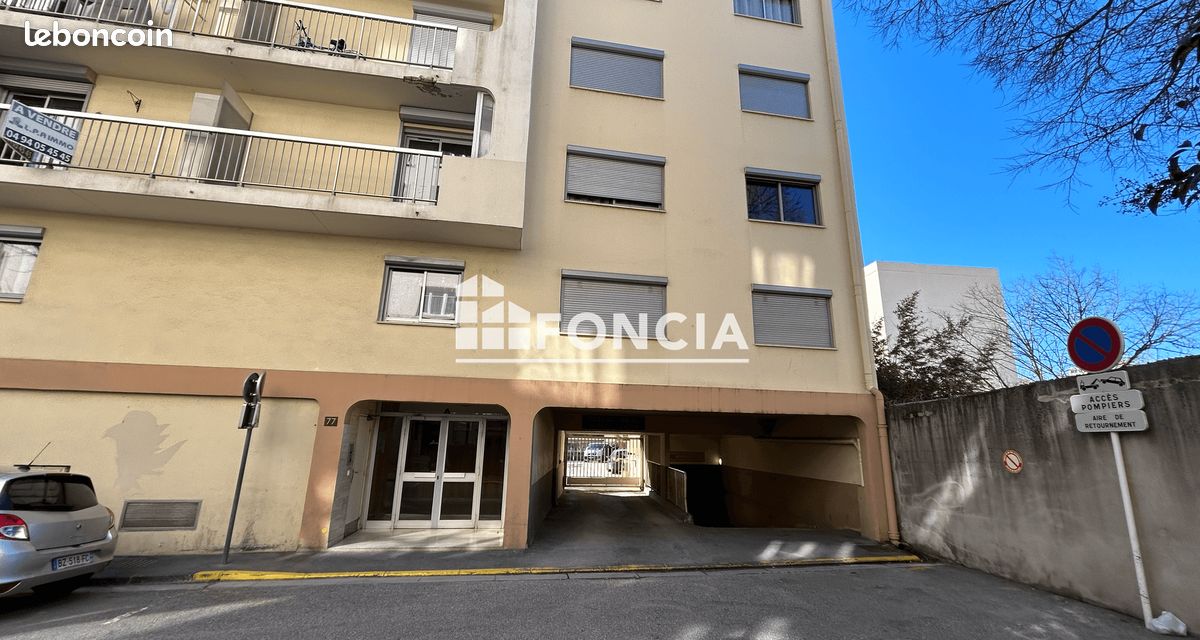 Parking · à Toulon · 85 €/mois