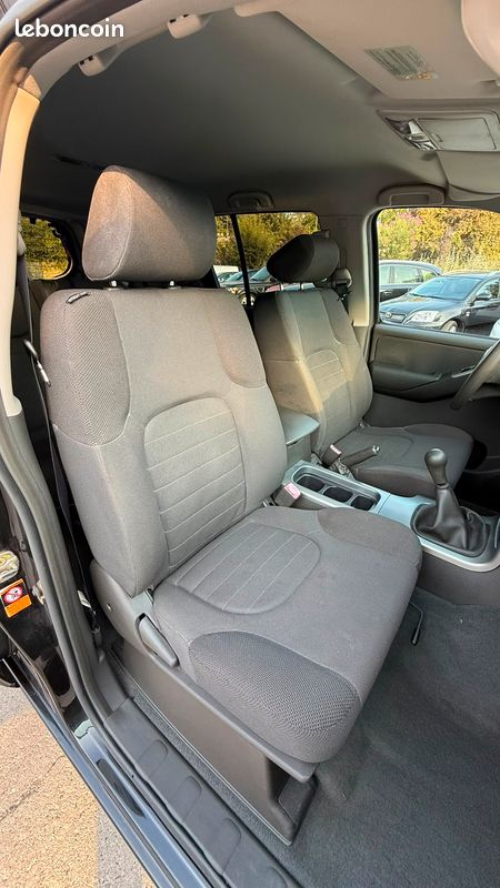 Trés RARE NISSAN PATHFINDER Seulement 33690 kms / ETAT NEUF / PREMIERE MAIN / ATTELAGE (image 2)