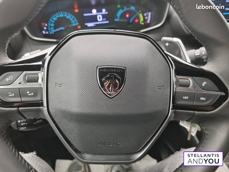 Peugeot 2008 Hybrid 145 e-DCS6 Style (image 24)