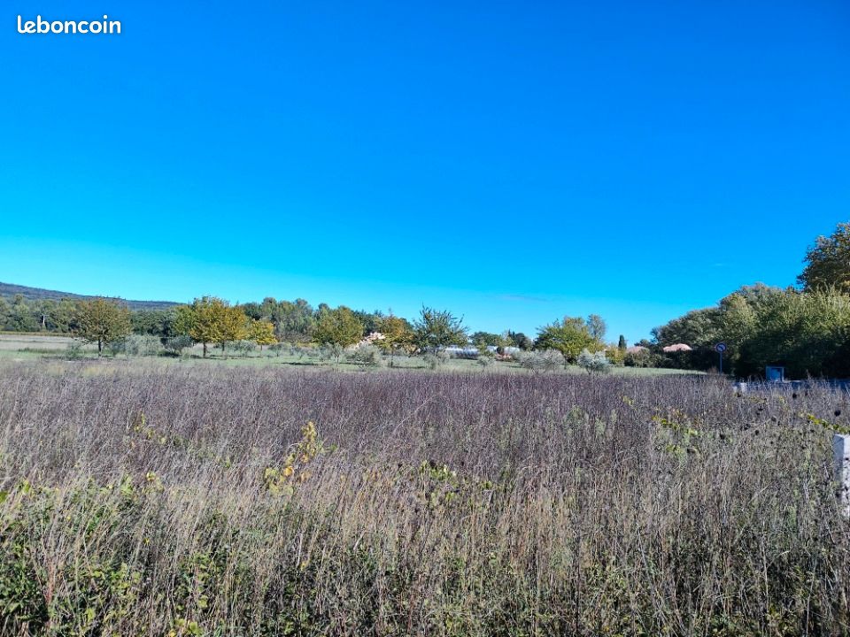 Terrain 350 m² · à Brignoles · 121 000 €