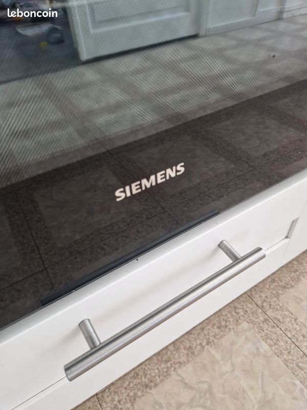 Four encastrable pyrolyse SIEMENS HB776G3B1 + BF722L1B1 Pas Cher
