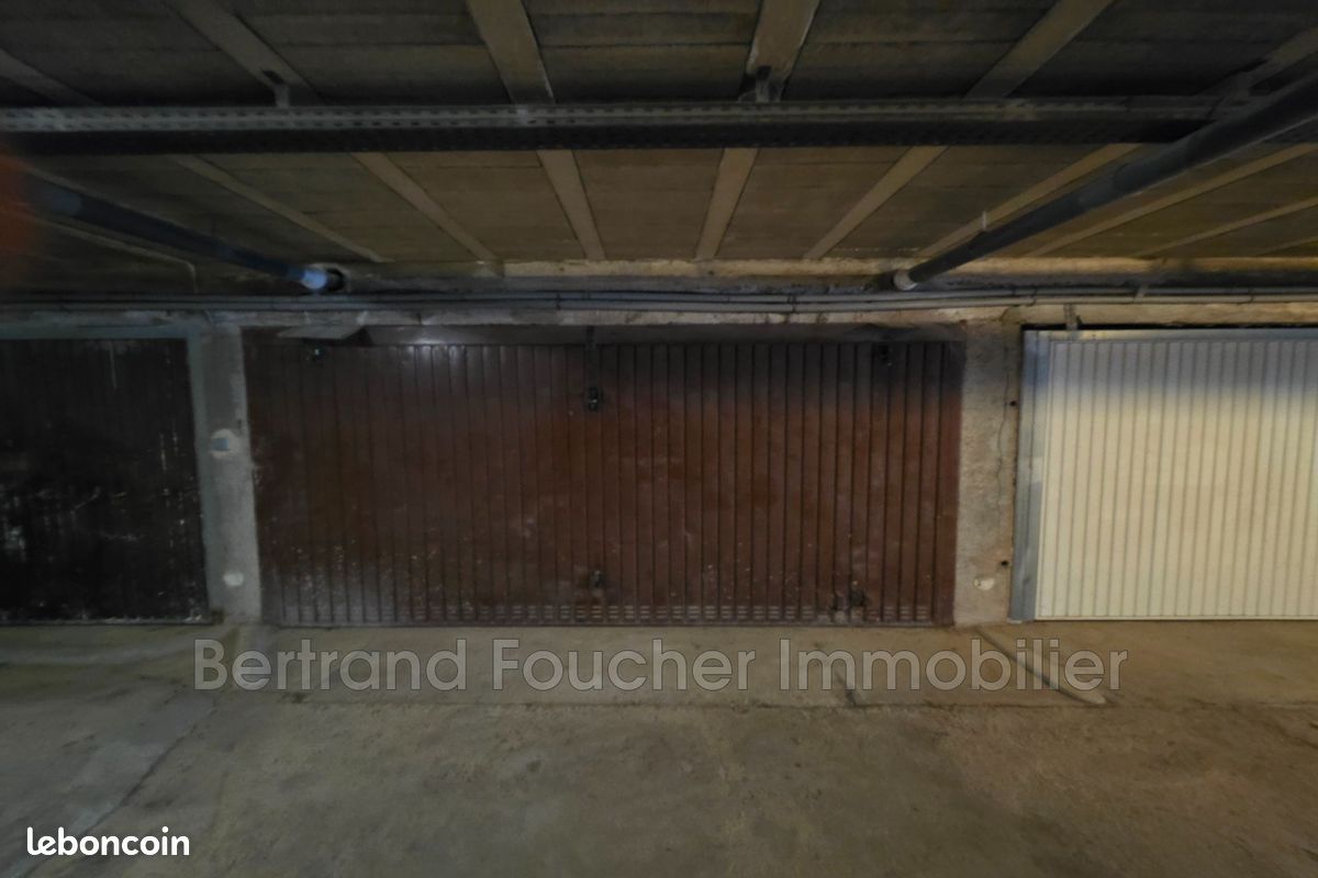 Parking 70 m² · à Cavalaire-sur-Mer · 70 m² · 85 000 €