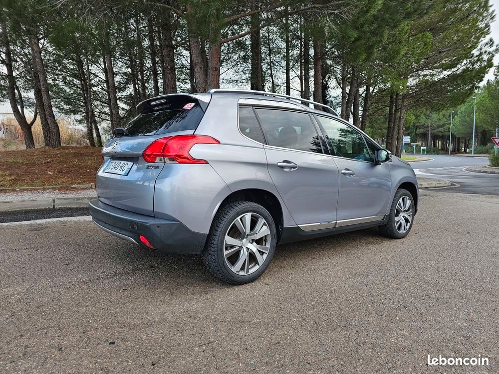 Peugeot 2008 1.6 VTi 120 ch Féline Titane (image 4)