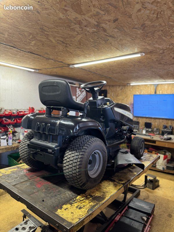 Tracteur tondeuse autoportée Stiga SD98 (image 3)