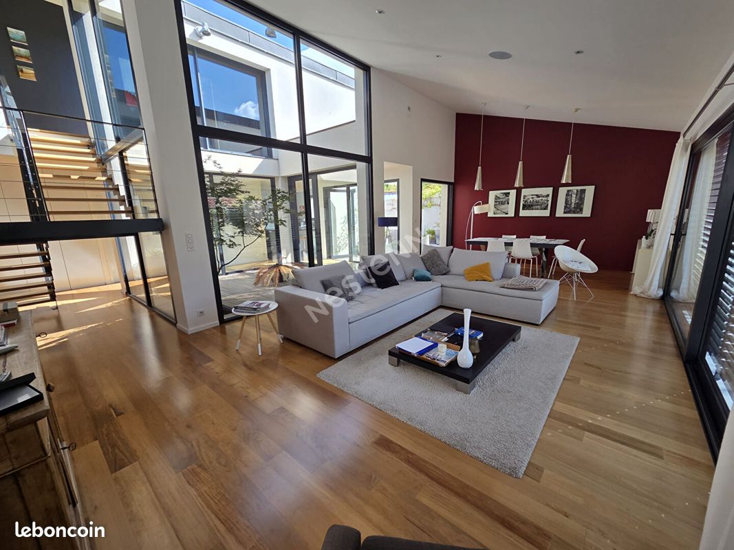Maison 8 pièces 199 m² · à Cugand-la-Bernardière · 199 m² · 609 900 €