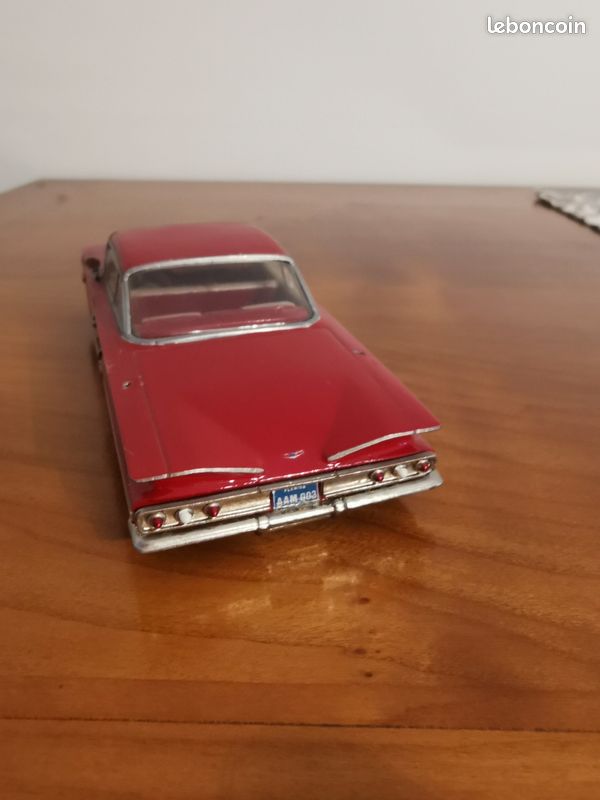 Chevrolet Impala 1960 Sports Coupe Rouge 1/43 American Automobile Aam 003
