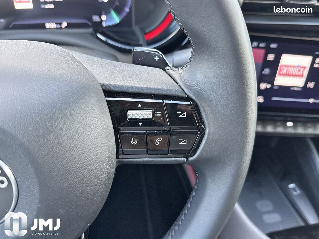ALFA ROMEO Junior 1.2 Ibrida 145 ch e-DCT6 Q4 Premium (image 20)