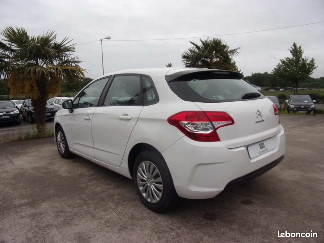 Citroën C4 VTi 95 Attraction (image 6)