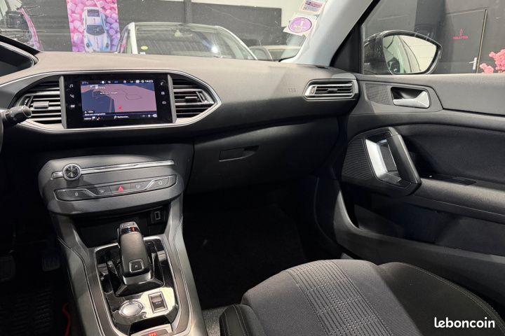 PEUGEOT 308 1.2 130Ch ALLURE Garantie 12 mois APPLE CARPLAY (image 15)