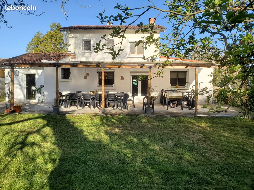 Maison 7 pièces 127 m² · à Castelsarrasin · 127 m² · 240 000 €