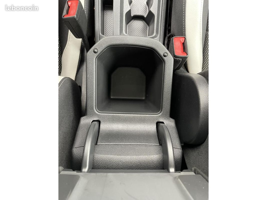 VOLKSWAGEN T-ROC CARAT / 2.0 L TDI / 150 Ch / 4 MOTION / BV DSG / 1 ERE MAIN / TOIT OUVRANT (image 44)