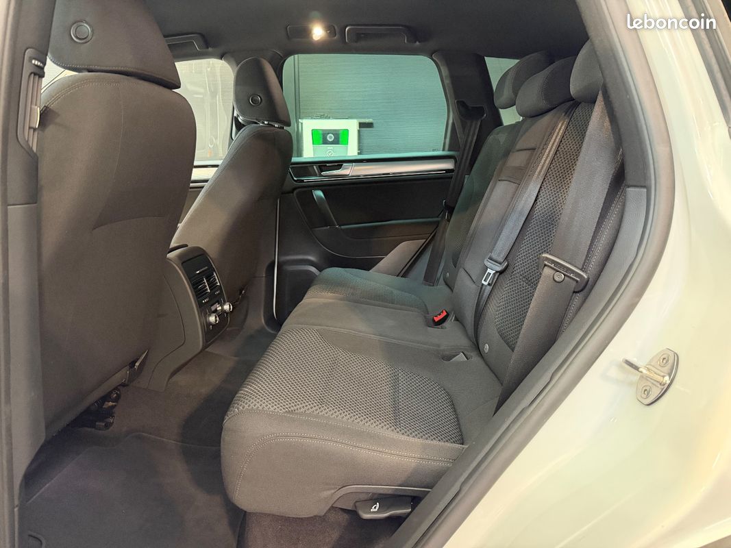 Volkswagen Touareg 3,0L V6 TDI 262Ch R-LINE BVA8 4X4 (image 19)