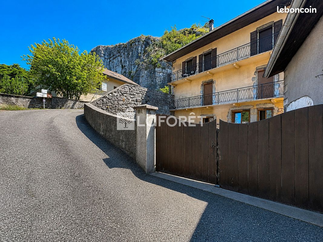 Appartement 3 pièces 92 m² · à Chambéry · 92 m² · 298 000 €